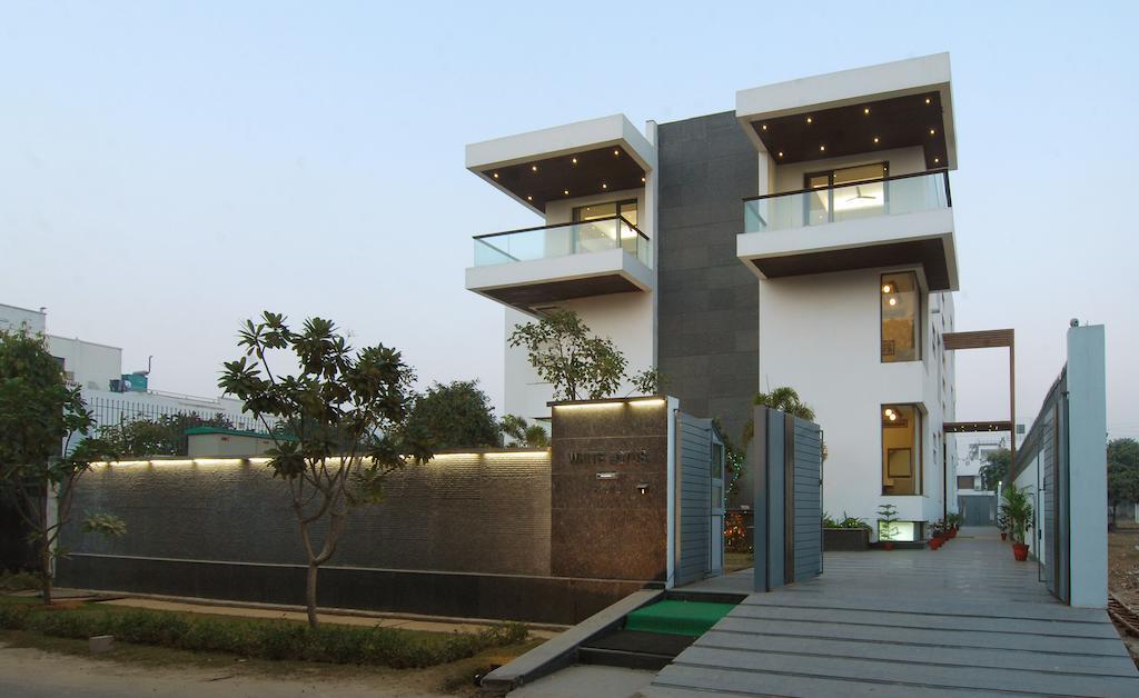 Hotel White Lotus à Gurgaon Extérieur photo